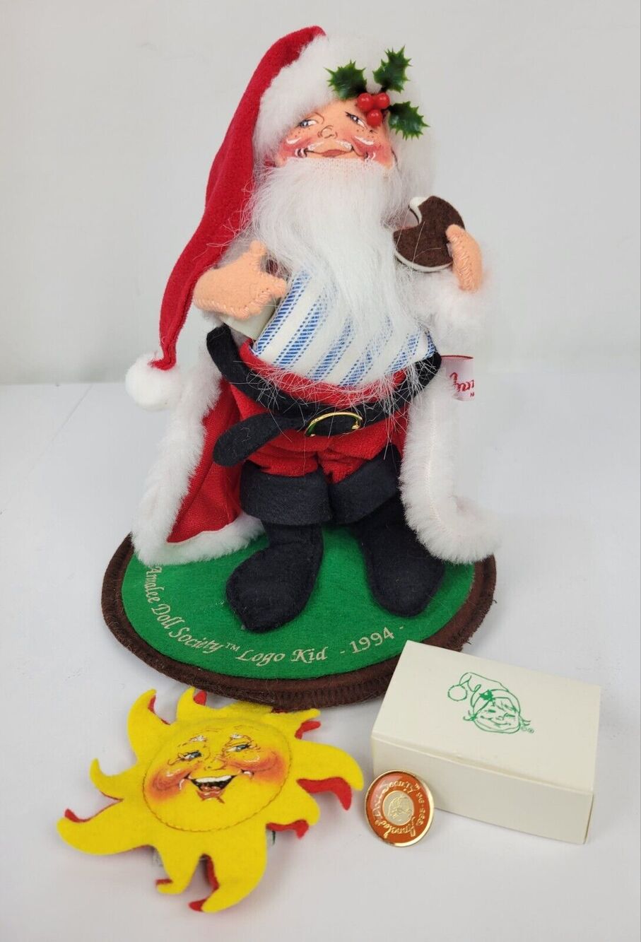 Annalee Doll Society Logo Kid 1994 8" Santa Milk Cookie Collector Pin & Sun Pin